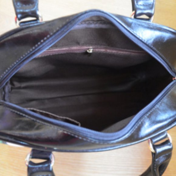 Alice in Wonderland's Framed Alice - Stylish Handbag with Shoulder Strap - Picture 5 of 6